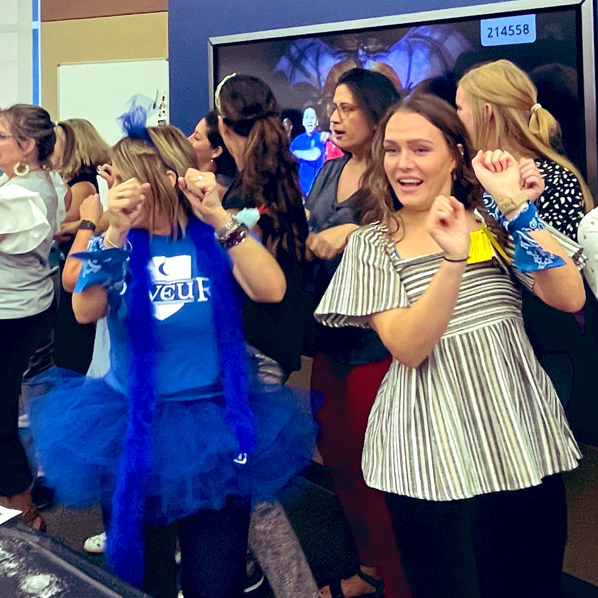 SarahThornellTX's tweet photo. We had a fantastic day @JCTElementary! 🤩🥳 It was staff #SORTINGDAY @NorthwestISD @LAERomer @checw4 #Reveur 💙 https://t.co/xg7UL8kJy7