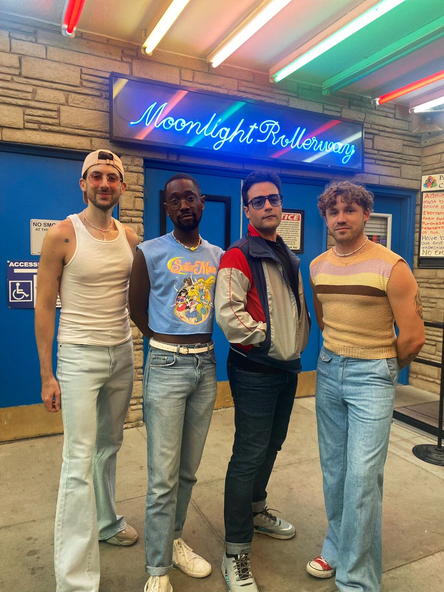 Casey_Leach's tweet photo. last night w/ the boys ✨ https://t.co/5BHkvc2ji0