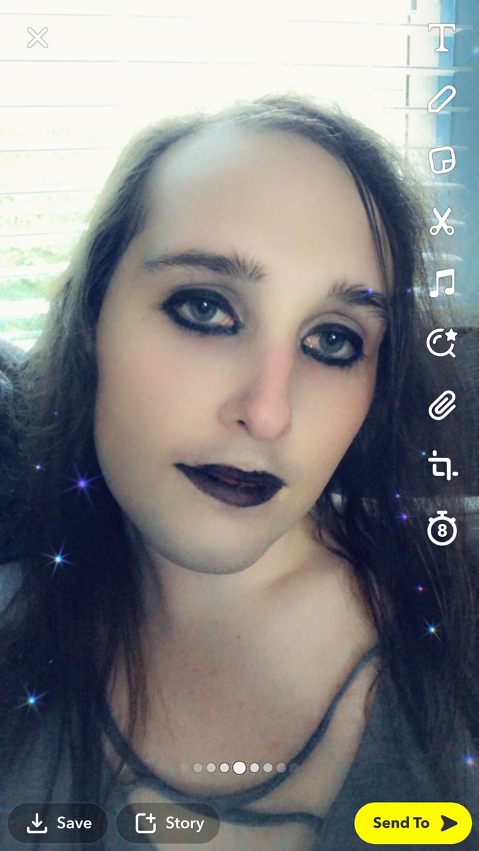 OpheliaRayburn's tweet photo. Finally have black lipstick agin🤘💜☺️ https://t.co/bsMBNoUnUX