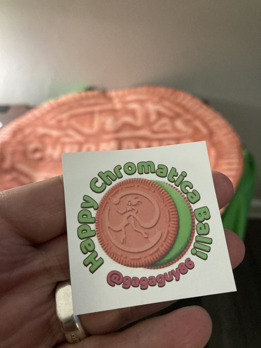 GAGAGUY86's tweet photo. Say HI at #ChromaticaBallAtlanta 👋🏽…and get a sticker! 🍪 I have nothing to promote…just want to meet new Little Monsters! 💓⚔️ #ChromaticaOreo https://t.co/Uwo7ptdy6B