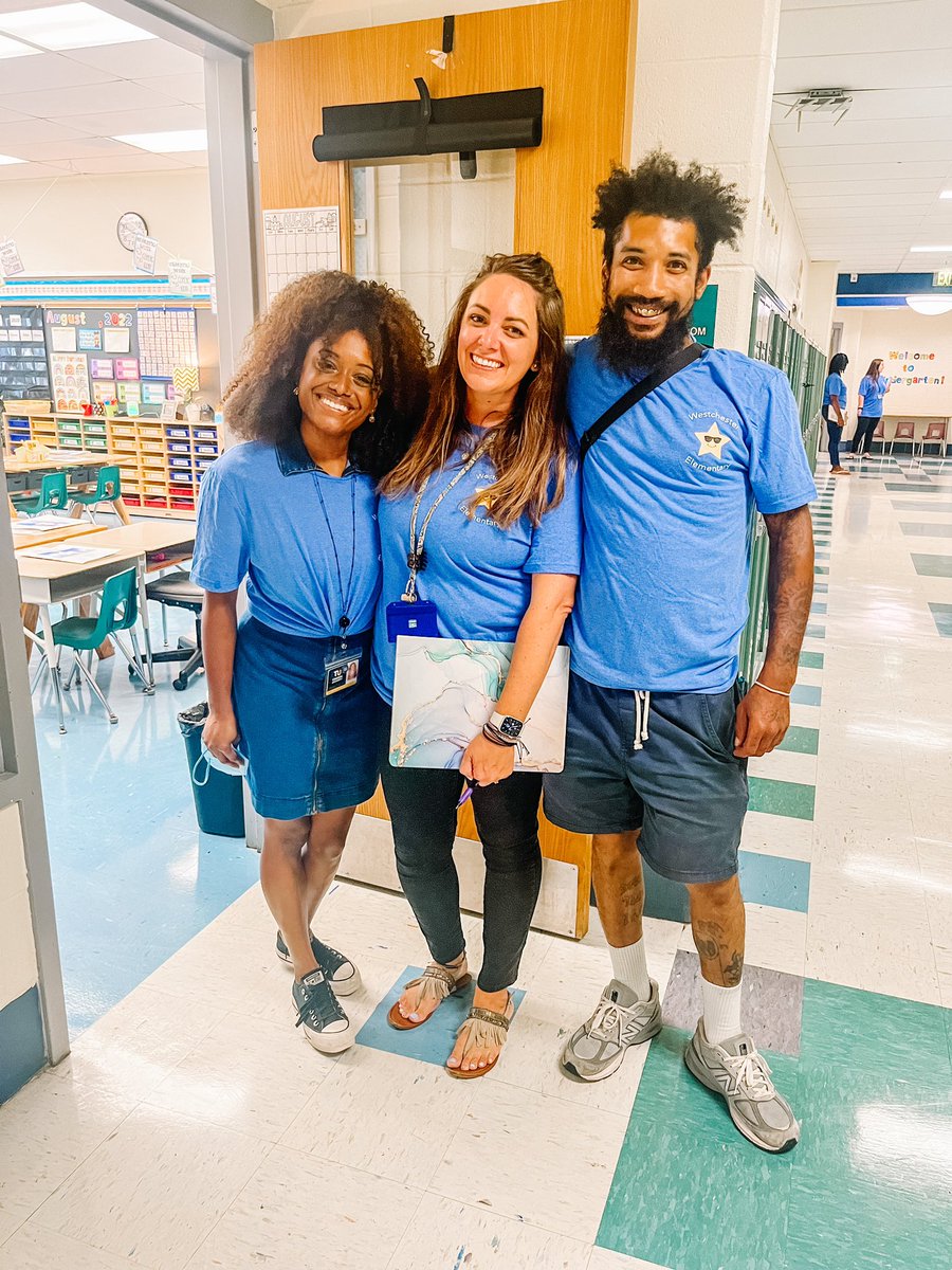 1stgradehooray's tweet photo. Pre Sneak a Peek snapshot. I’m excited to work with these two this year 🤩 #sneakapeek #backtoschool https://t.co/tnbD1VvIXp