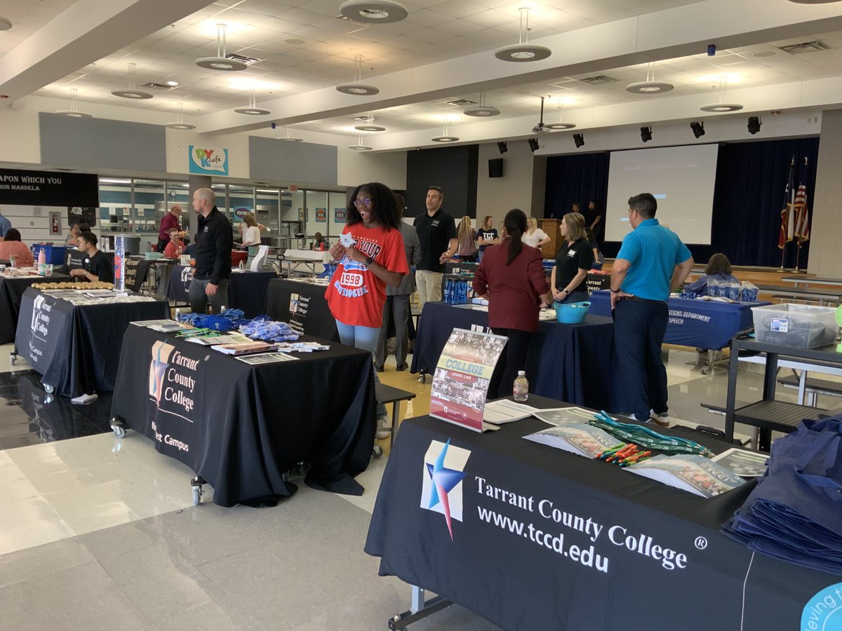 Celebrating our community partnership with TCC!  Hope to see you all here at KCA from 5:30 - 7.  Plus, TCC brought dinner!  ⁦<a href="/TCCollege/">TarrantCountyCollege</a>⁩ ⁦<a href="/KellerISD/">Keller Schools</a>⁩ #CelebrateKISD
