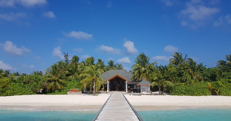 TwoStomachs's tweet photo. The best family friendly resort in Maldives for Christmas or New Year for under £10k a week. The villas are spacious, comfortably fit a king size bed &amp; two single beds for the children. The food quality is decent, but they make it up with the variety and decadent festive feasts.