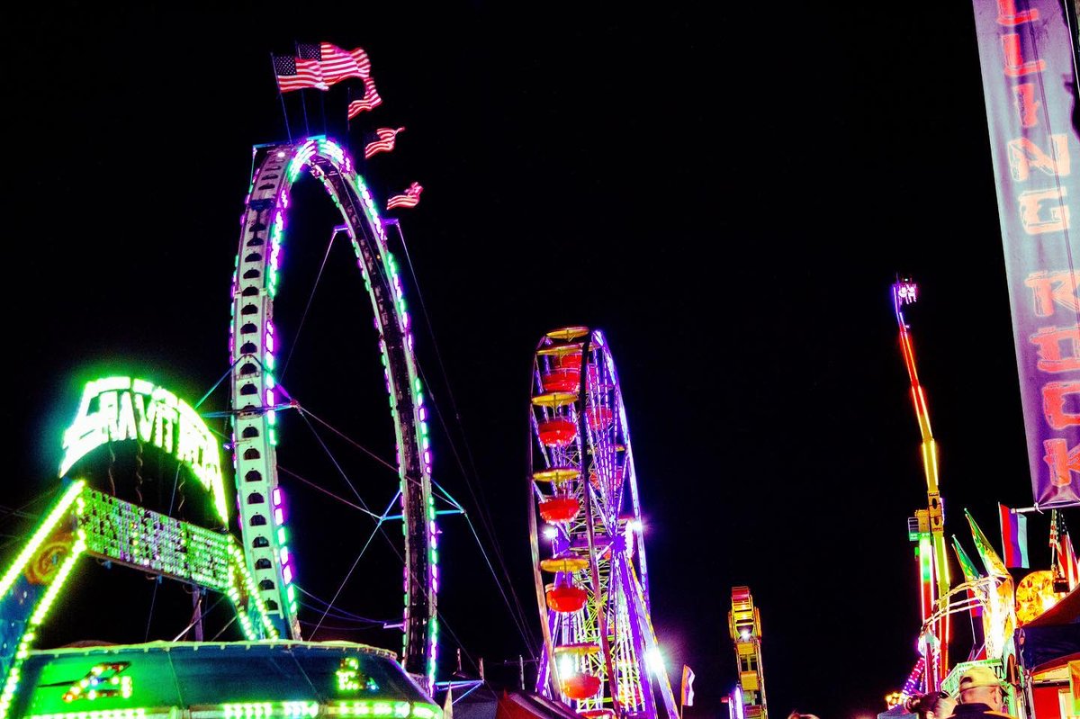 dlopeworks's tweet photo. Night at the Fair π‘π
#UPStateFair #photography #ThePhotoHour #statefair #astreetminute https://t.co/fnXIwYBbiI