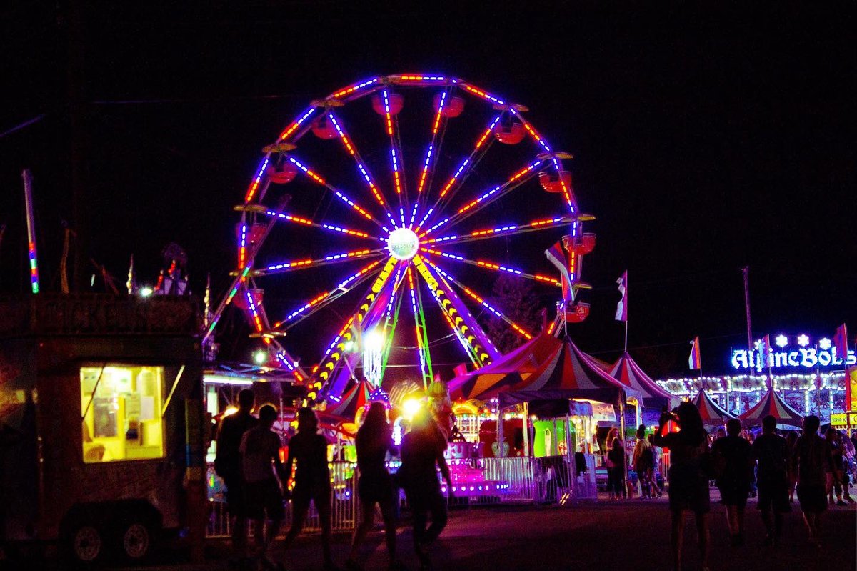 dlopeworks's tweet photo. Night at the Fair π‘π
#UPStateFair #photography #ThePhotoHour #statefair #astreetminute https://t.co/fnXIwYBbiI