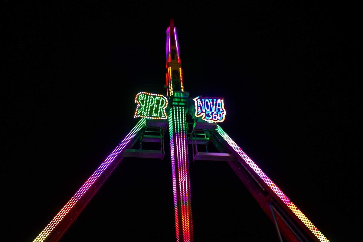 dlopeworks's tweet photo. Night at the Fair π‘π
#UPStateFair #photography #ThePhotoHour #statefair #astreetminute https://t.co/fnXIwYBbiI