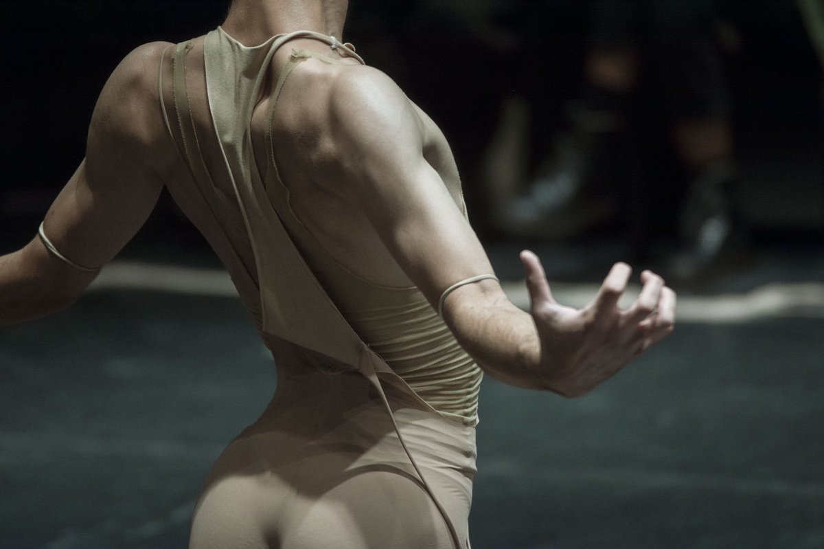 FIDCDMX's tweet image. #FIDCDMX2022

Cesar Brodermann &amp;amp; Performers 
Israel / México 
3 de agosto 
Teatro de la Ciudad Esperanza Iris 

Fotografías Jorge Gutiérrez 
@plaxas3.0 

@cesarbrodermann 
@guydavidson1 
@almakarvatshemesh 
@beatrice_larrivee 
@toman11 

#cdmx #fidcdmx