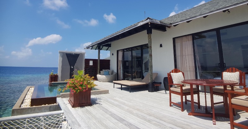 TwoStomachs's tweet photo. The best family friendly resort in Maldives for Christmas or New Year for under £10k a week. The villas are spacious, comfortably fit a king size bed &amp; two single beds for the children. The food quality is decent, but they make it up with the variety and decadent festive feasts.
