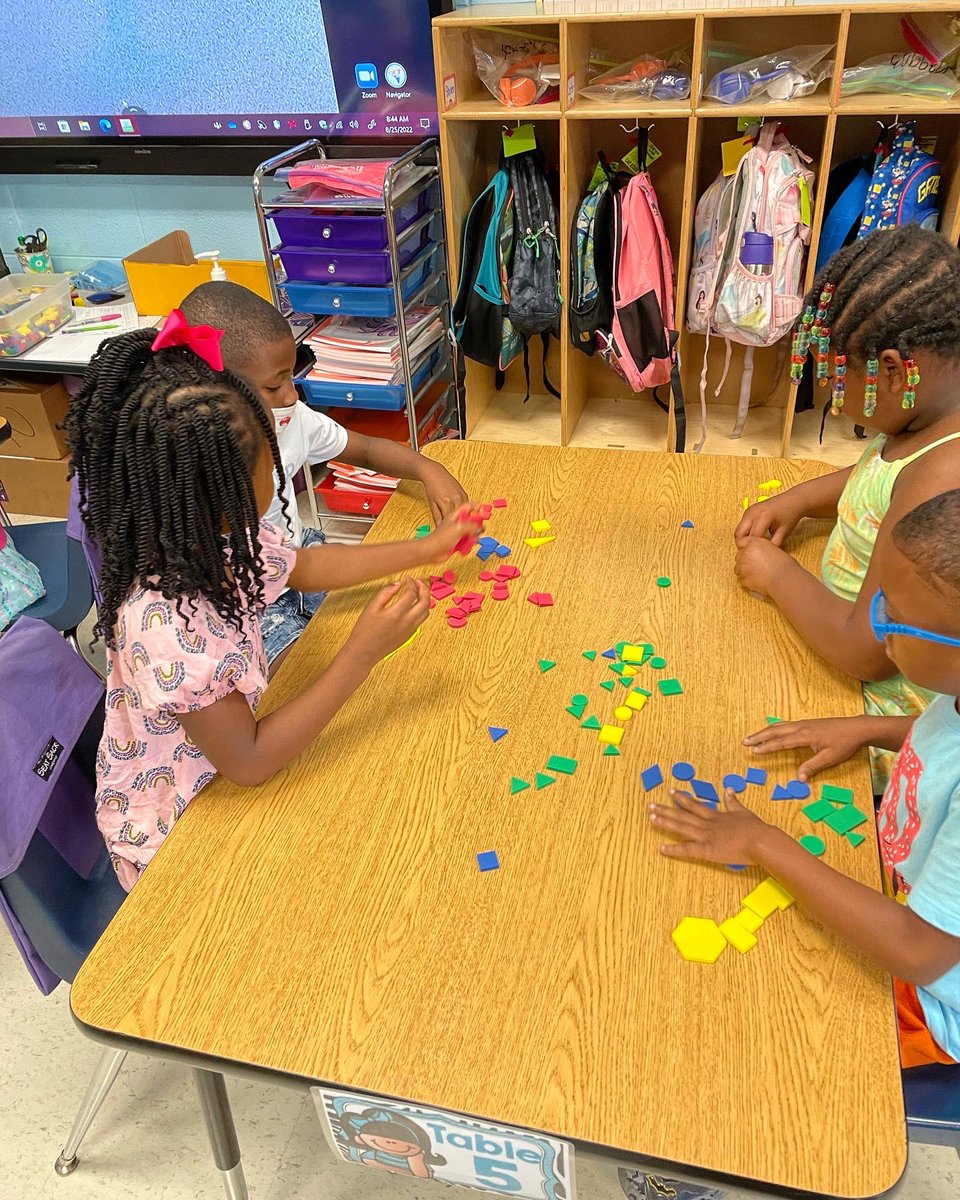 hollyj417's tweet photo. We’ve been having a ton of fun sorting! #teamdcs #happyclassrooms @tketchum03 @TweetDCS_SOES https://t.co/U4N15oi7yF