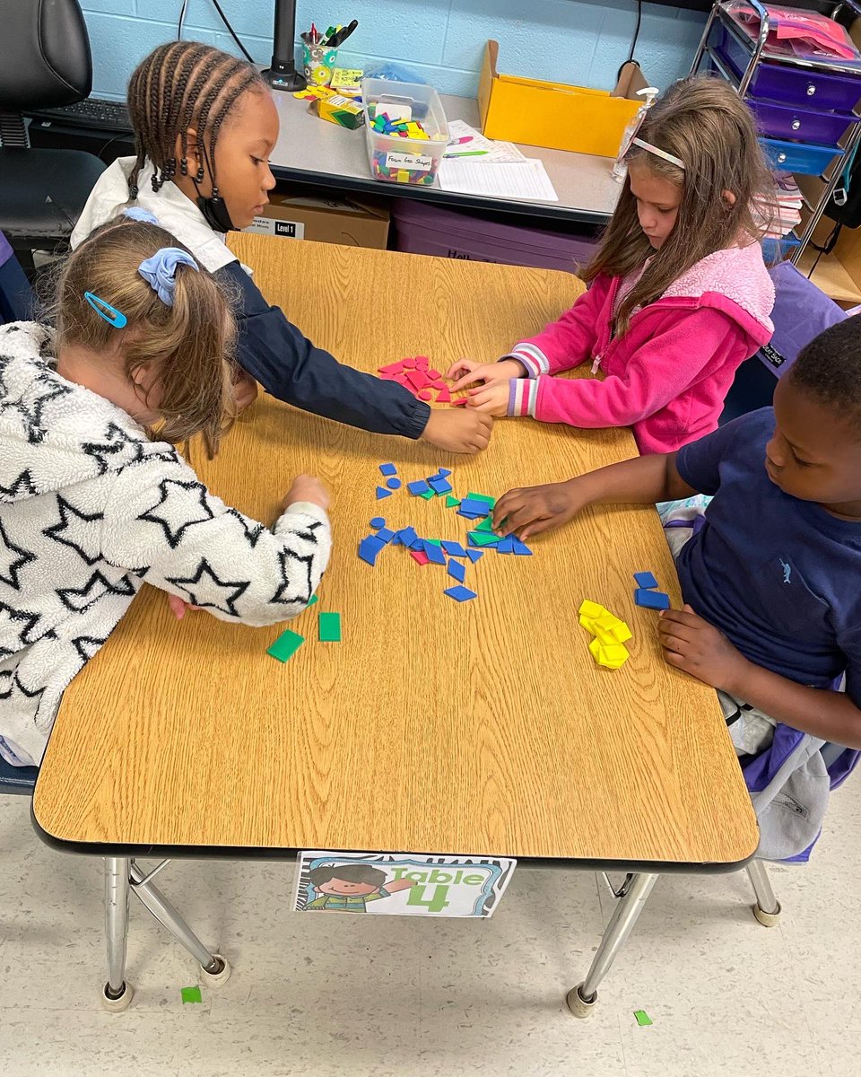 hollyj417's tweet photo. We’ve been having a ton of fun sorting! #teamdcs #happyclassrooms @tketchum03 @TweetDCS_SOES https://t.co/U4N15oi7yF
