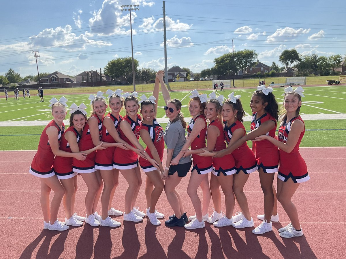 Cen10_Cheer's tweet photo. 1st Game for JV!!!!  Go JV Go……Good Luck📣 https://t.co/OnwMpPnJOG