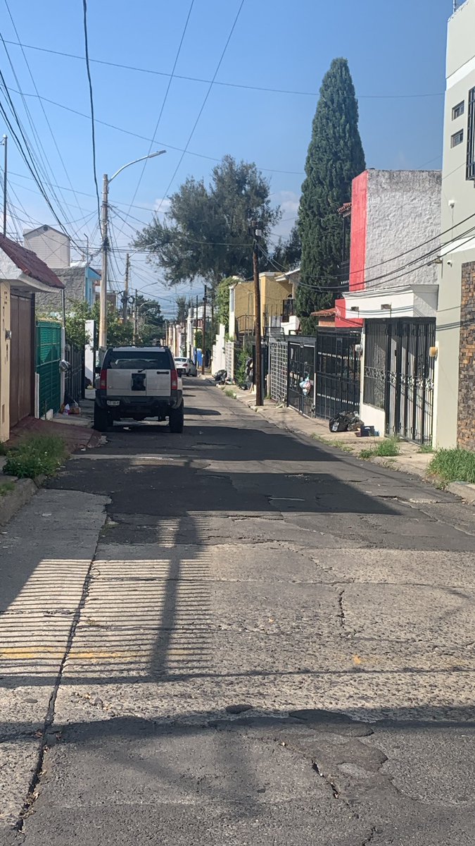 VERONICASORIA14's tweet photo. @GuadalajaraGob  Urge el camión recolector de basura,  calle Luís Manuel Rojas en Jardines Alcalde, una semana sin servicio. https://t.co/uBDT4LnOBf