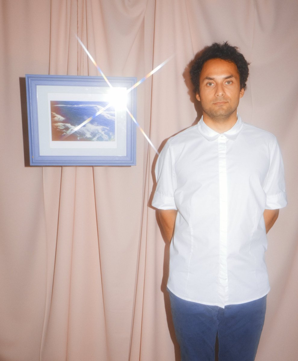 Navega la nostalgia del amor eterno con “Sal de Mar”, el nuevo tema de <a href="/Gabachomusic/">Gabacho</a>. bit.ly/3PQPhEU 🌊