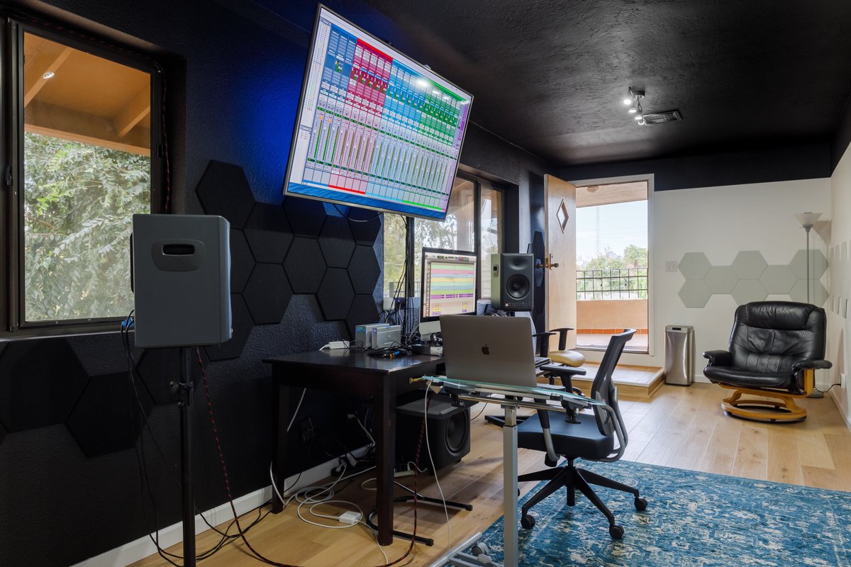 phxrecording's tweet photo. Specializing in Hip Hop music production, Phoenix Recording has the technology and experience to take your sound to the next level. Ask about our affordable social media marketing packages. #HipHopProduce... https://t.co/T8OGDgJGfv https://t.co/xSr6IxD3Iw