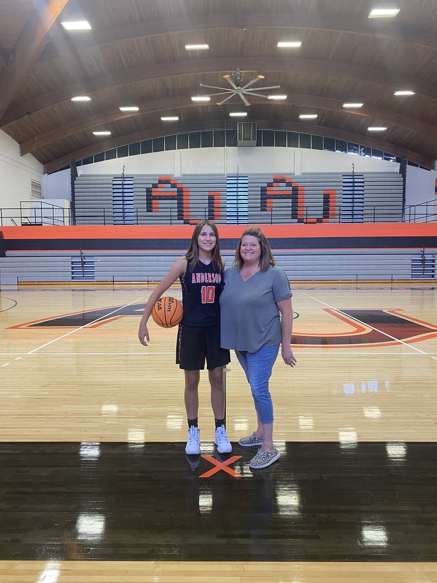 NevaSheets's tweet image. go ravens!! 🧡🖤 #catchourWHIF @AURavensWBB @CoachJGin @coachMorganD