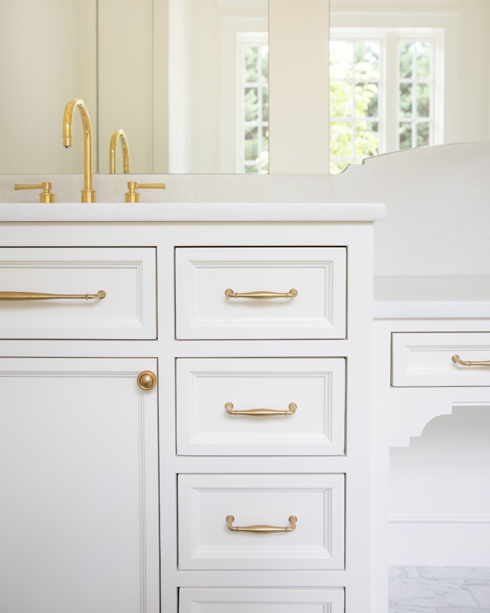 keystonemillw's tweet photo. ELEGANT AND TIMELESS. β¨
#keystonemillworks #bathroom #bathroominspiration #bathroomvantiy #customvanity #customcabinetry #customfittedcabinetry #bathroomorganization #bathroomideas #classicstyle #elegantdesign #timelessstyle https://t.co/rrYWzWHwy4