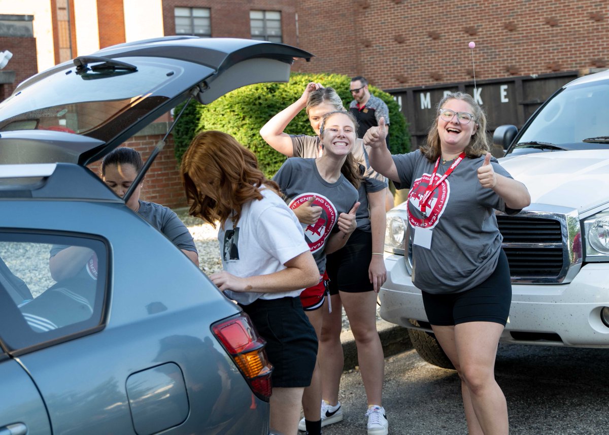 wittenberg's tweet photo. Welcome new Tigers! Move-In Day 2022 is officially in the books, but there are still plenty of activities going on this weekend as Welcome Week continues: https://t.co/0o47dDufOj https://t.co/jurFpwe3Pm