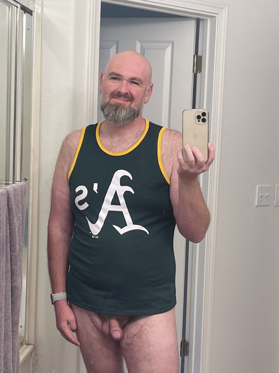 CaliFFuzzyBear's tweet photo. Go sports! https://t.co/xWAhS1WzUH