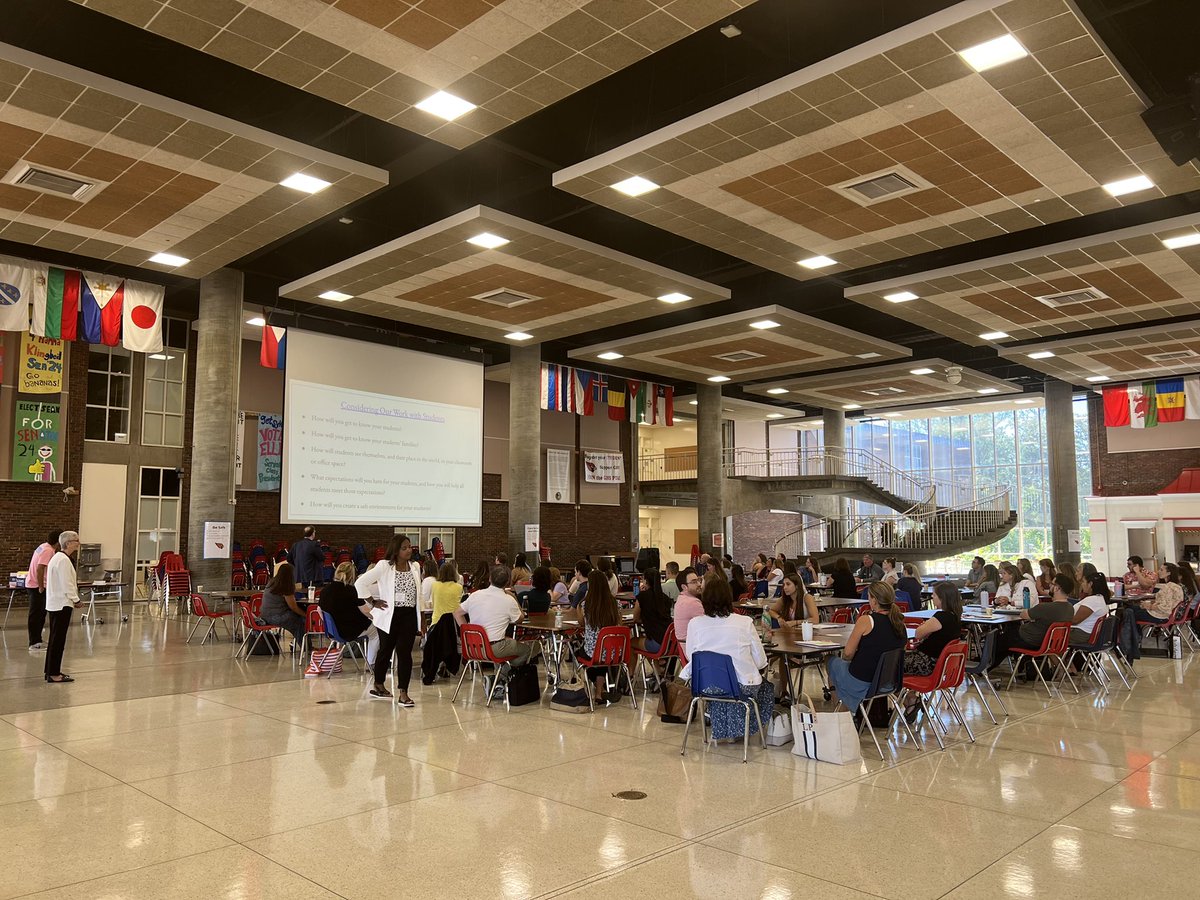 GreenwichPSELA's tweet photo. Had a great time meeting GPS staff at new teacher orientation today! The energy and excitement exhibited by teachers was contagious! @GPSDistrict https://t.co/tELp79QKxL