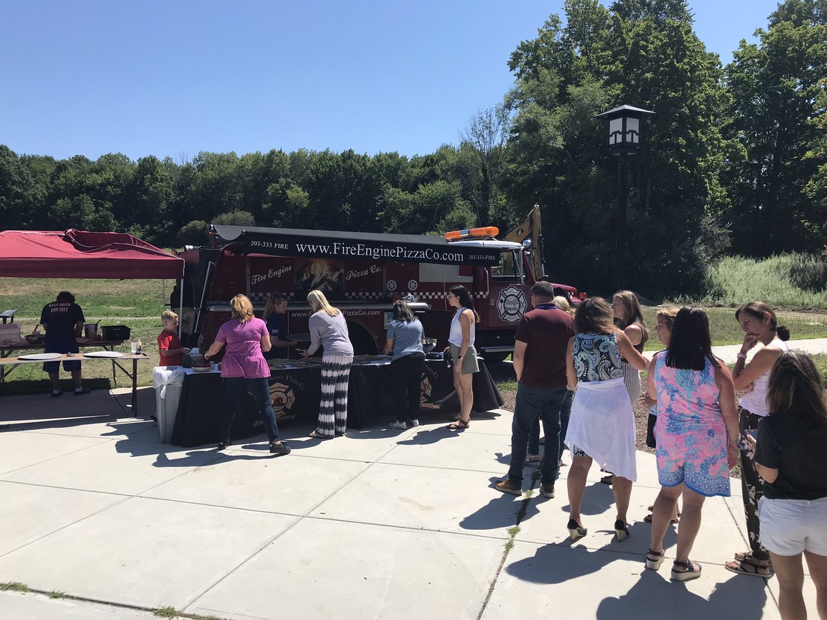 cmoretti66's tweet photo. Pizza Truck for the Hawley Staff.  Hard work requires sustenance.  The Best! #leadlap #Leadership https://t.co/5lZH3RF5JV