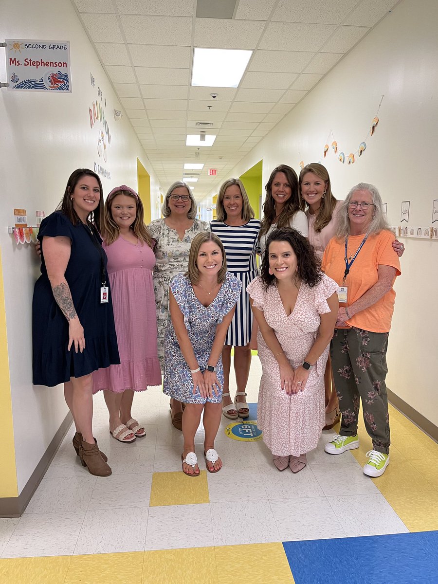 Meet the teacher✅ So fun seeing so many sweet faces, old and new!🥰 the second grade team is excited and ready to rock this year😎 #crushingit <a href="/ScottsRidgeES/">Scotts Ridge ES</a> #SRE2nd #washamsclass2223