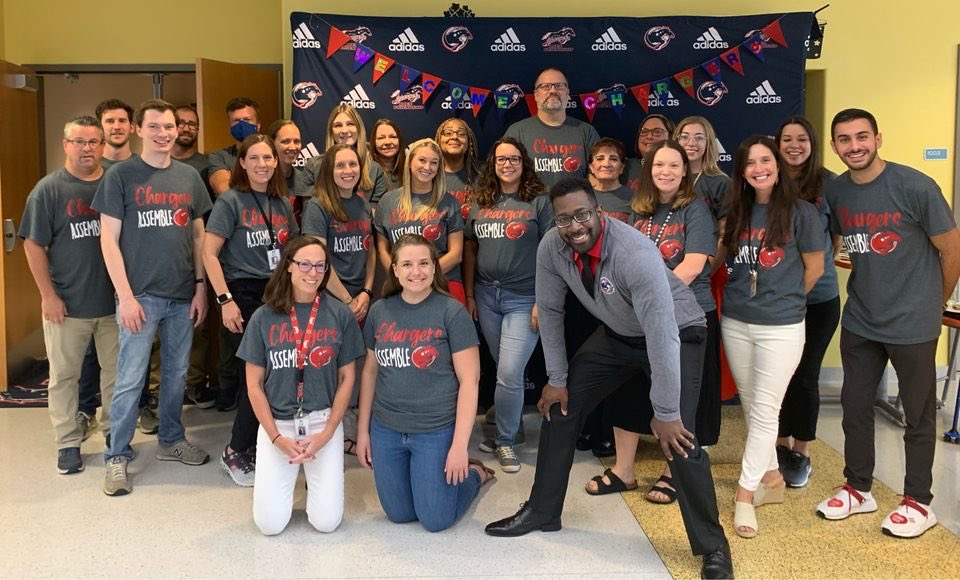 😍 LOVE this amazing crew! #SeventhGradeRocks #MeetTheTeacher <a href="/AFMSChargers/">Apex Friendship Middle School</a>