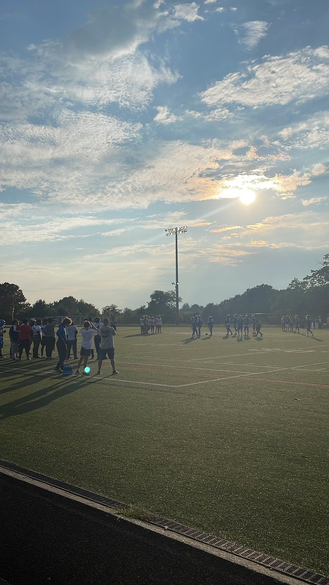 MsJBarger's tweet photo. Here we go Toppers! Ready for our first home JV football game!!! Go Big Blue! Still working on my photo skills - help Tony!!! 😂@ecghighschool @Fractur3dLens https://t.co/C6Cbn2XmAO