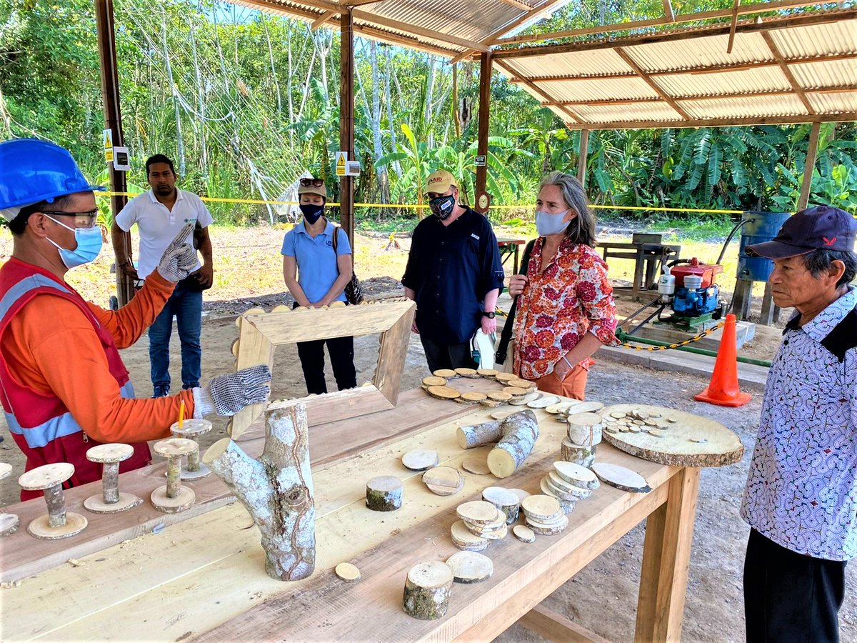 AiderONG's tweet photo. @USAIDPeru fue parte de la Ruta del Conocimiento que muestra las diversas actividades que viene implementando la comunidad nativa Callería con la asistencia técnica de AIDER, para mejorar su calidad de vida y promover la conservación de los bosques. https://t.co/I99nXpxysD