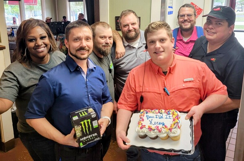 ShawnGowin1010's tweet photo. Congratulations LeRoy on your promotion from CSL to Manager! Really appreciate your ownership around the #ChiliHeadCommitment We are Lucky to have you on our Team! #ChilisRightNow #ChilisLove #1CTR https://t.co/gd6EAUqORU