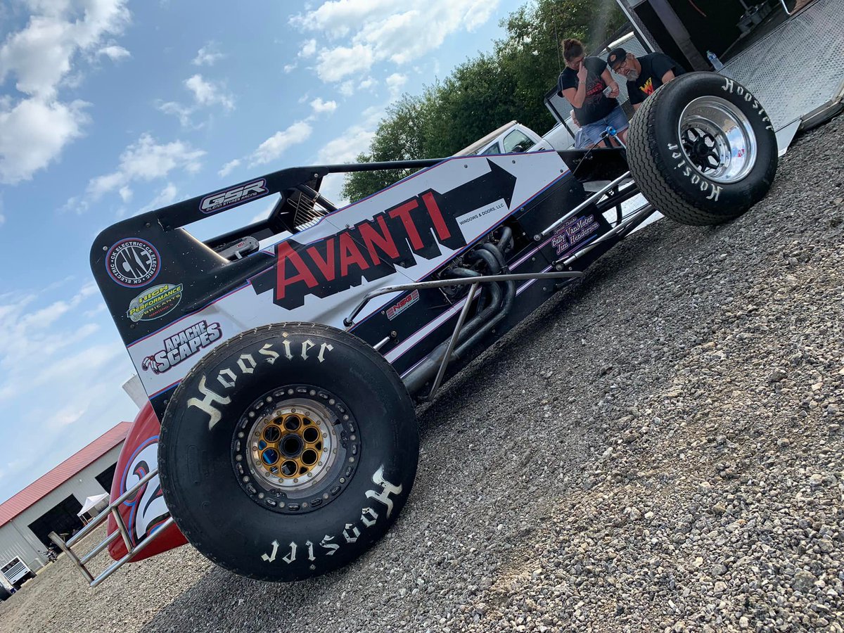 USACNation's tweet photo. .@RKreisel91 makes his first appearance in the seat of the Yeley-Petty Racing #2 tonight at @kokomospeedway.

The three-time @POWRi_WAR Sprint Car champion from Warsaw, Missouri is making his @ElliottsTrailer #SmackdownXI debut tonight. https://t.co/pT1Vu5k0kC