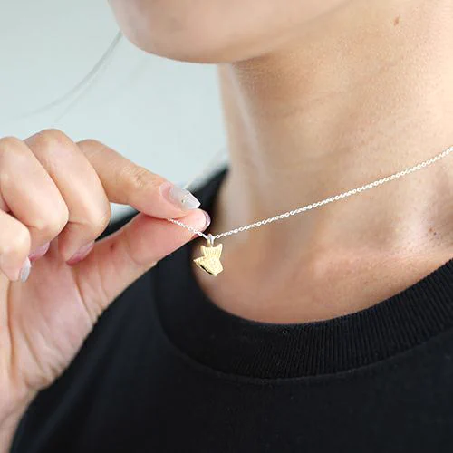 1つのたい焼きを半分こ。「たい焼きシェアネックレス」が可愛すぎる！