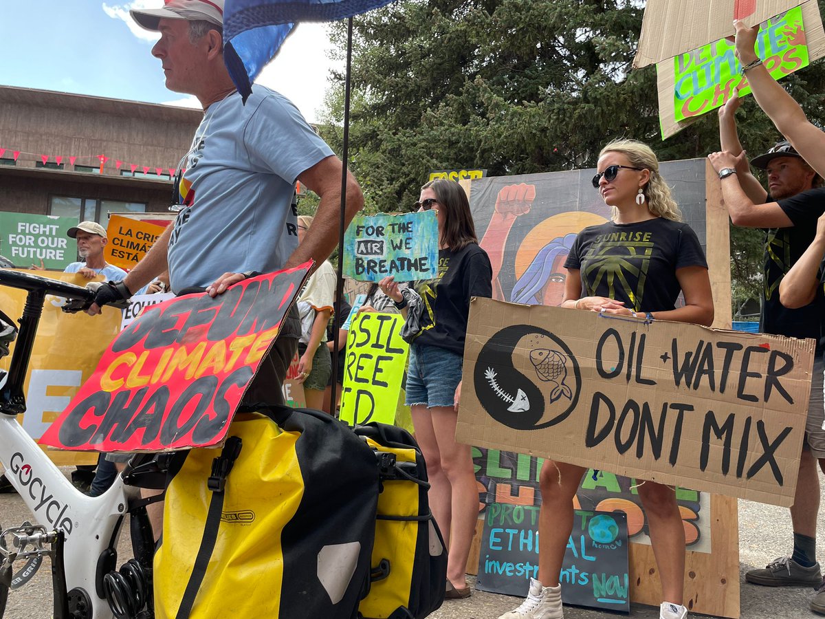 350_US's tweet photo. Today was a powerful day of activism in Jackson Hole.

The @FederalReserve can keep running, but they can’t hide from facts. If global economies don’t consider and act upon climate risks, they’ll doom future generations.

Together, we can and will win this fight. #FossilFreeFed https://t.co/AQrcQIXeD9