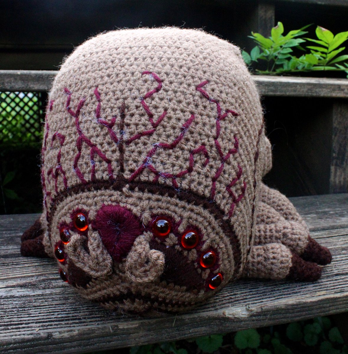 rose_gonella's tweet image. "It's afraid. It's afraid!" #brainbug #starshiptroopers #heinlein #amigurumi #plush #toy #fanart #crochet #service #guarantees #citizenship