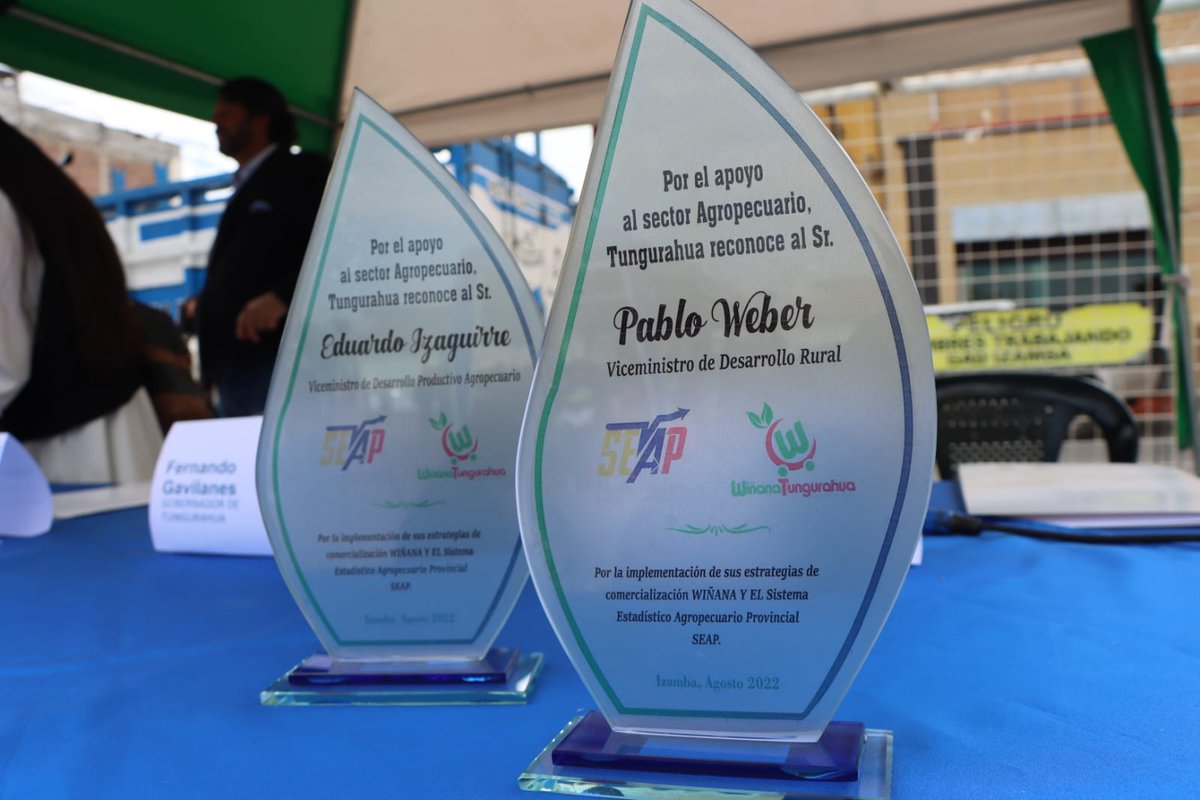 PabloWeberS's tweet photo. Que orgullo recibir este tipo de reconocimientos. Saber que estamos haciendo las cosas bien y que los resultados se reflejan en la rentabilidad del trabajo del campo. Nuestro total agradecimiento y respaldo a la provincia de Tungurahua 🌱🌎, ustedes son nuestro motor 💪 https://t.co/t31i0hTIoq