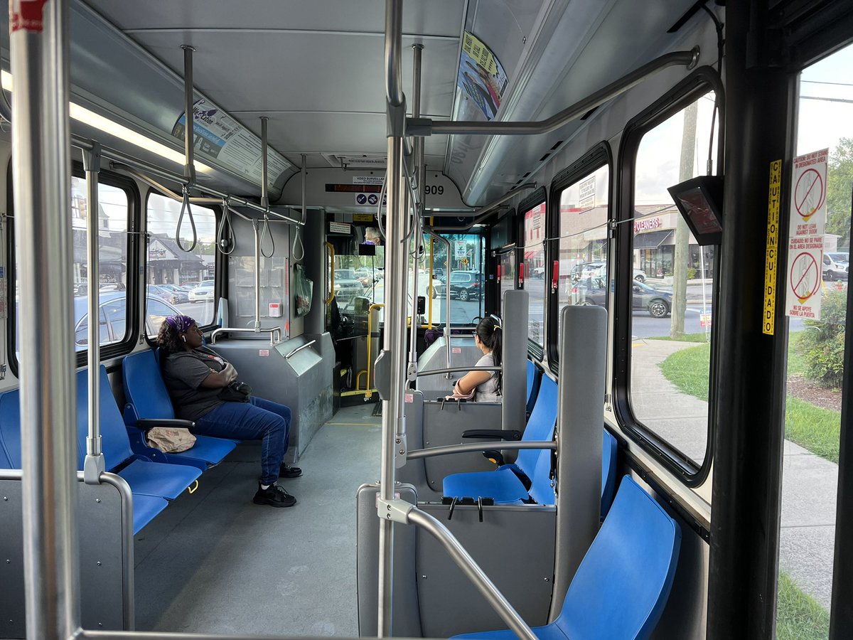 angienashville's tweet image. On the @WeGoTransit 3B headed downtown for Mexico En El Corazón at @nashvillesymph with @SandraForNash &amp;amp; other #MetroCouncilNash colleagues. 🇲🇽💃🏽 #rollwithwego #busmore (Seriously, west siders, you need to take the #3 bus more for Symphony, Preds, etc. So much easier!)