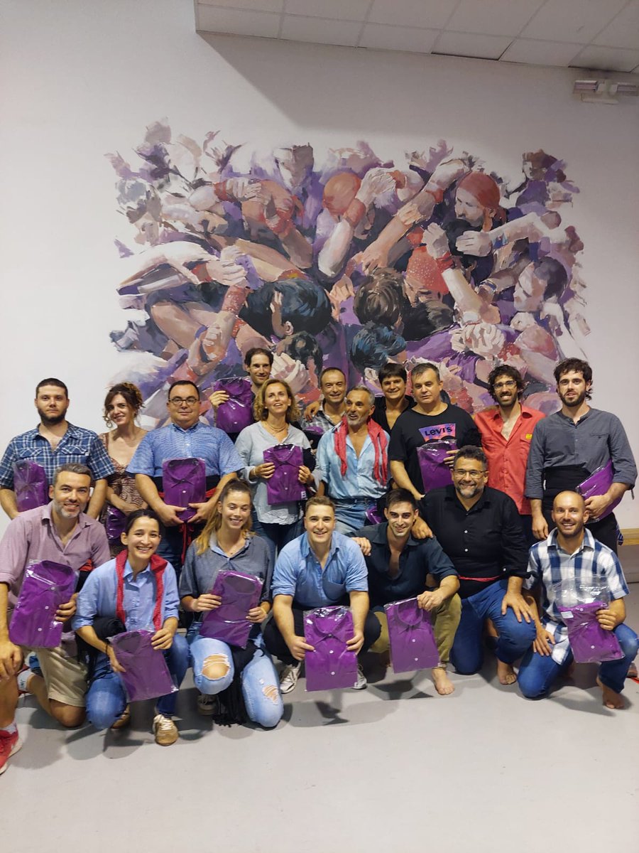 moixiganguers's tweet photo. Aquesta Festa Major entreguem 19 camises!

Porteu-la amb orgull i sueu-la diumenge en el millor marc possible, la nostra festa gran.

#fmigd #castellers https://t.co/2QKxiOvoPi