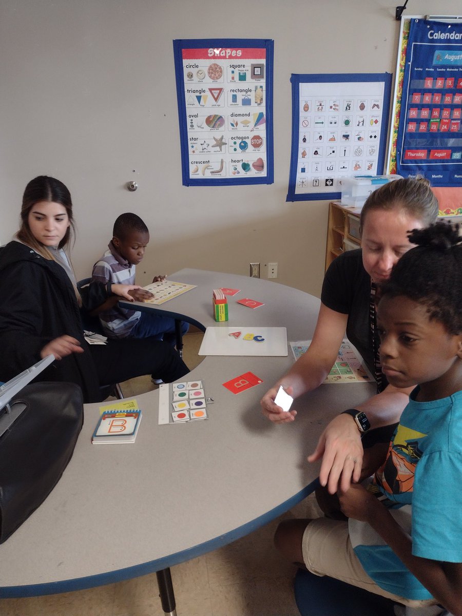 Dr_Corcoran's tweet photo. Ms. Donegan utilizes small group instruction during reading to meet the needs of her students & unlock their potential! #OneTeamStudentFocused @BryanMRussell @mgbongiovi @StangoTonina @SommerPBCSD @licatap @RoyalPalm_RPS https://t.co/fSaZVbfDu6
