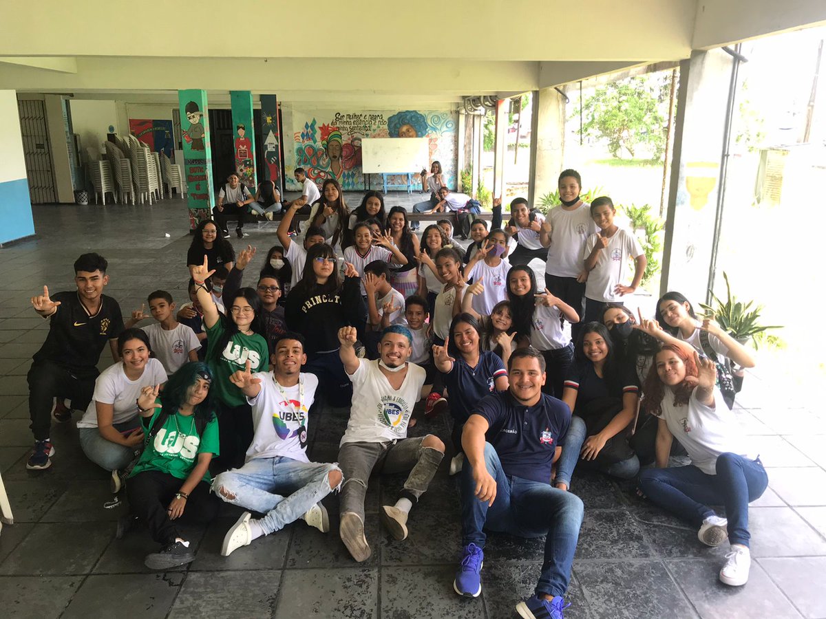 UJS_Para's tweet photo. VEM MAIS UM GRÊMIO POR AI 🤩

Hoje pela manhã realizamos a Assembléia geral dos Estudantes da Escola de aplicação de UFPA para reorganização do grêmio estudantil da Escola. ✊🏾❤️

#UBESnaLuta #UJSPara https://t.co/NcoubVhFcs