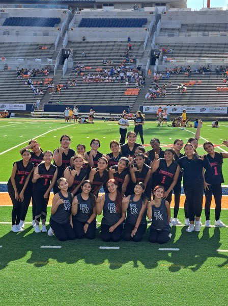 Our girls at the UTEP Sun Bowl ☀️ 🧡 Were so excited to be here and ready for spirit night on saturday ! @UTEPSpiritCrew @UTEPDanceTeam @MaribelMguillen @CoachRecoder @Ranger_StuCo #riverside4ever #picksup