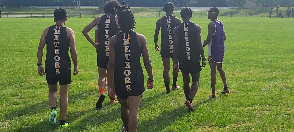 TFNXC's tweet photo. The 2022 season is on its way! Peep those new uniforms 🔥🔥 #xc #thetoughest #dowork #hardworkpaysoff @Watt0331 https://t.co/KC0sBqil3W