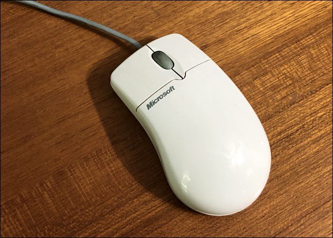 retrogamebro's tweet photo. @BTunplugged The classic Microsoft Intellimouse, weighed like 2lbs. https://t.co/H39vpkGJ3g