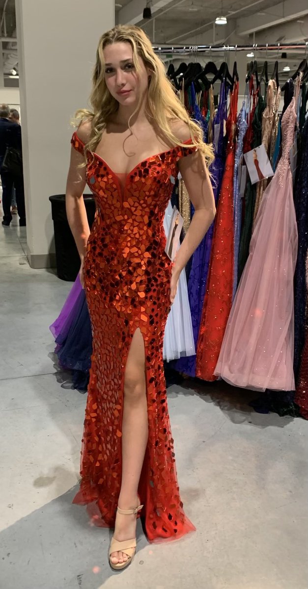 TLCModeling's tweet image. The gorgeous Ava representing the Stella Couture #promcollection @VowBridal #tlcmodels #bookmodels