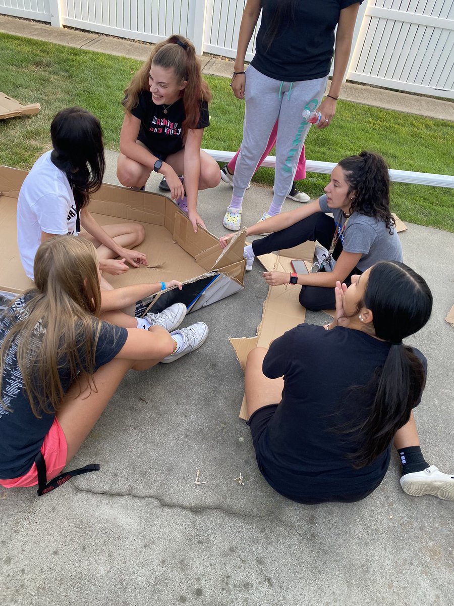 DCC_LadyHoops's tweet photo. Day 1 of the DCC Cardboard Boat Regatta 🏆
@CoachRomeo213 https://t.co/LwtVb1xJwV