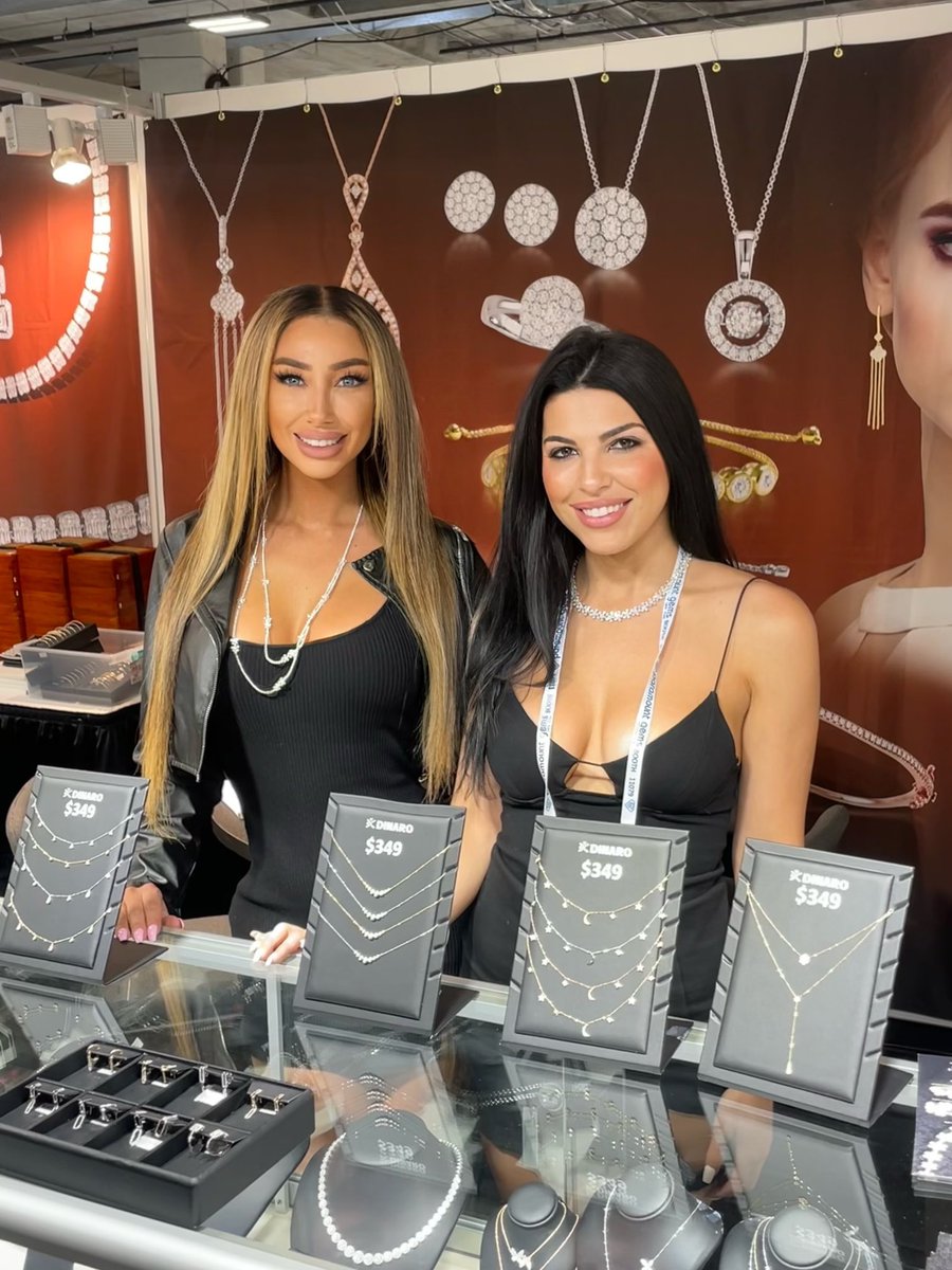 TLCModeling's tweet photo. @JCKMagazine ! Our beautiful #models #lasvegas #jck #jewelryshow #diamonds #modelsworld #tlcmodels https://t.co/25aTwFf2vW
