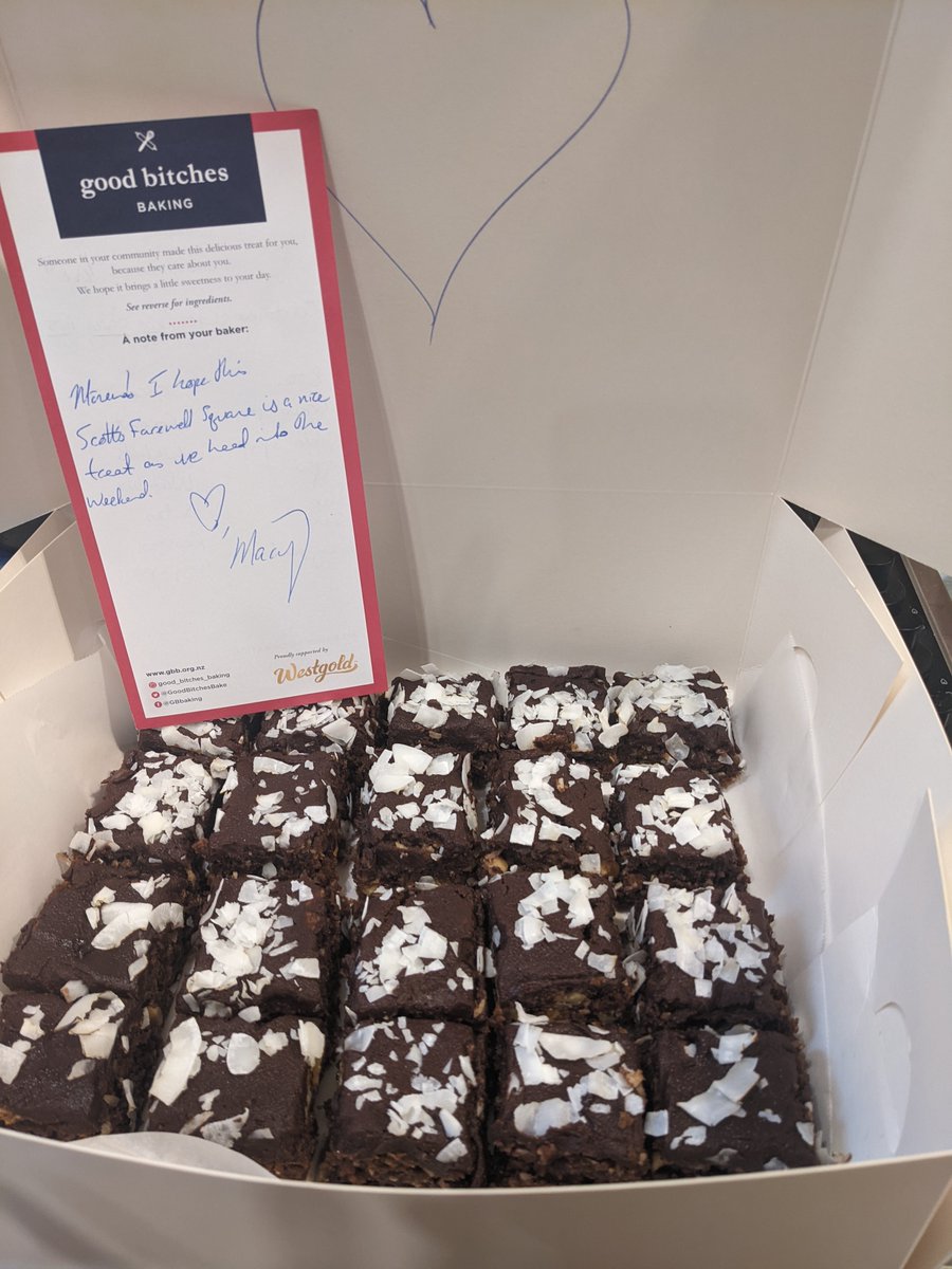 mrlcurry's tweet photo. Back to back bakes! Today was Scott's Farewell Square for the Soup Kitchen. #BakingItBetter #kindnessmatters @GoodBitchesBake
(Note the slight toasting on the coconut - that's what happens when you get a kitchen torch and just want to flambรฉ everything.) https://t.co/K01F4KeNGR