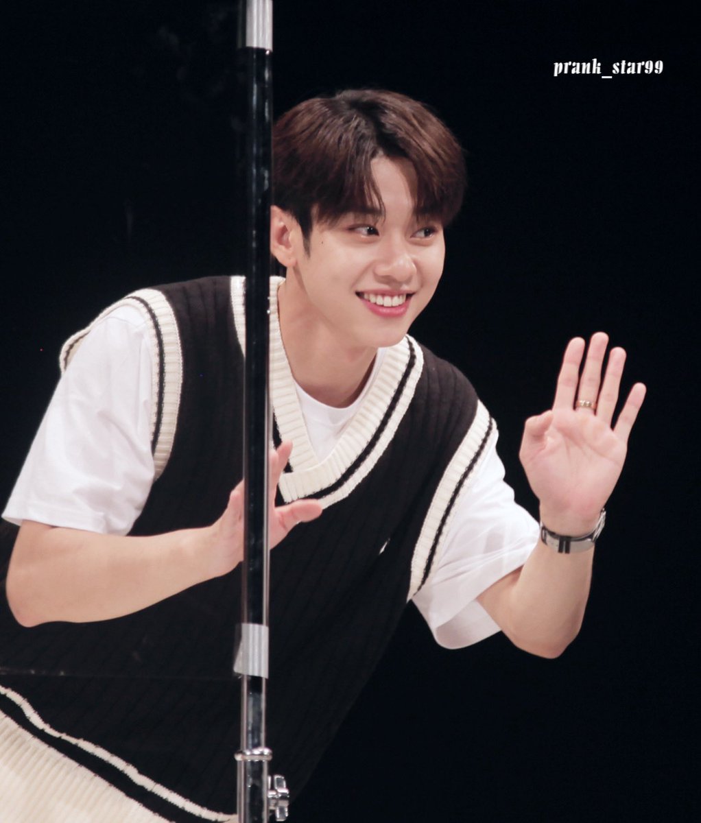 PRANK_STAR99's tweet photo. 220819 #AB6IX #김동현
일본 오사카 팬싸 大阪 サイン会

귀엽고 멋진 동현이🐿💛

#ドンヒョン #KIMDONGHYUN https://t.co/UOUmlXka65