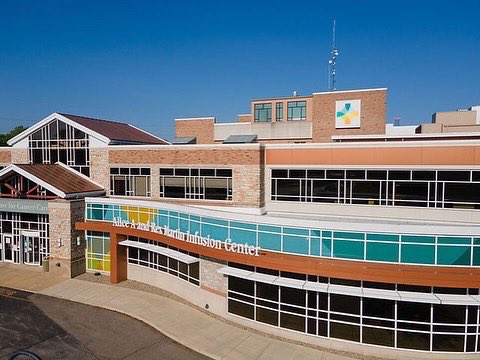 HallAluminum's tweet photo. Love looking back at this job from 2019. The color is done within the glass unit! @glassandmetalcraft https://t.co/PmNIuzgUaq