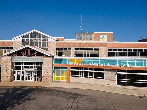 HallAluminum's tweet photo. Love looking back at this job from 2019. The color is done within the glass unit! @glassandmetalcraft https://t.co/PmNIuzgUaq