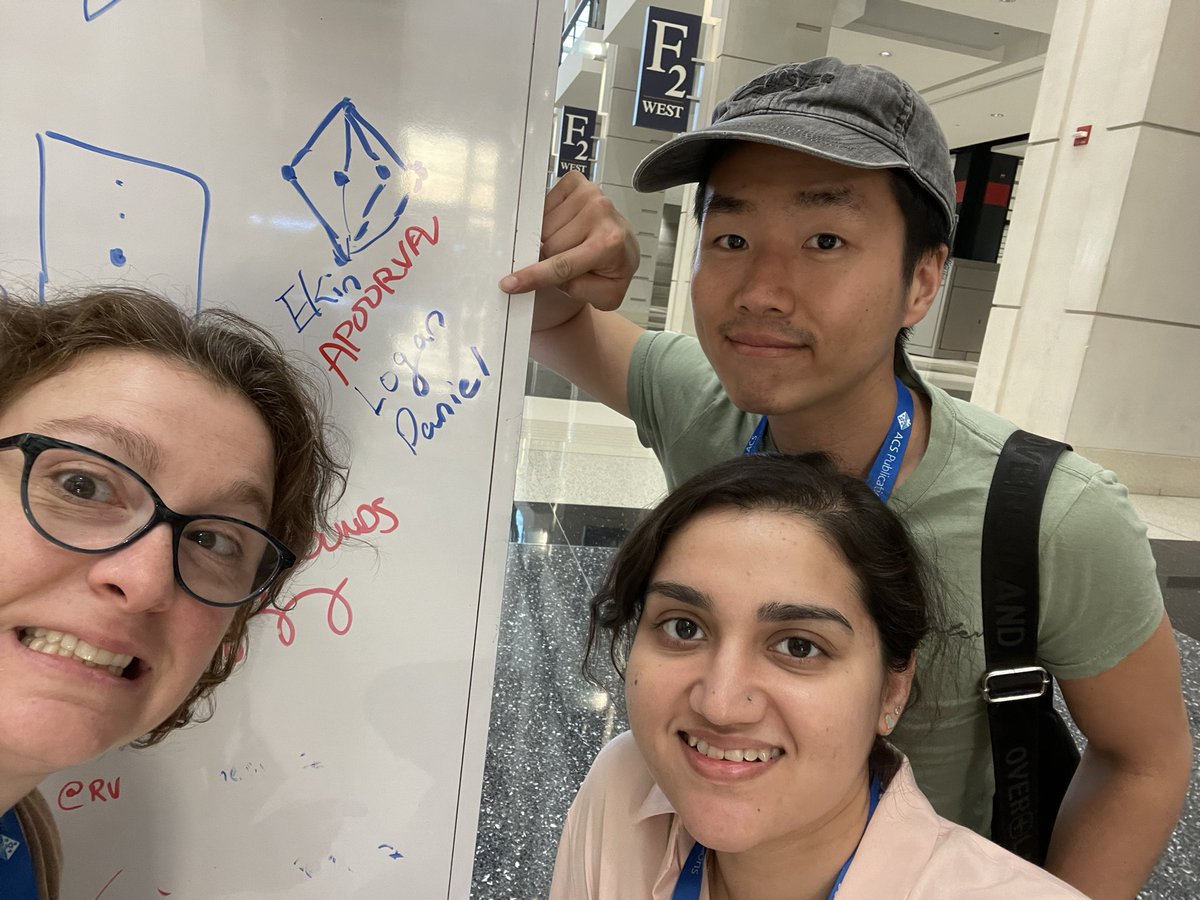 AtillaLab's tweet image. Such a fun week at the #ACSFall2022 this week! In addition to the awesome science and celebrations of accomplishments, it was great running into old friends/colleagues. Last night’s highlights were prof. Heppner’s science and our selfie! @UBChemistry @heppnerd @AforApoorva
