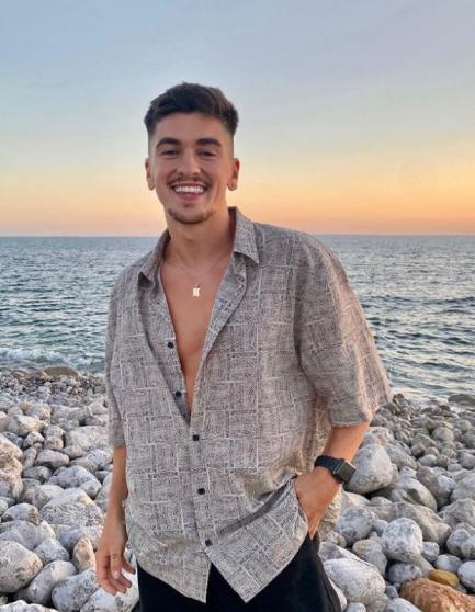 SnakeGallagher_'s tweet photo. Jordi O. Viñolas

📍Catalán con orgullo
🕺Bailarín profesional
🏴󠁧󠁢󠁳󠁣󠁴󠁿 Viviendo es Escocia
🏳️‍🌈 Gay

¿Quieres aprender a mover el esqueleto? Yo te ayudo.

#FreeRol #SexRol #OC https://t.co/i3LnAS77Wg